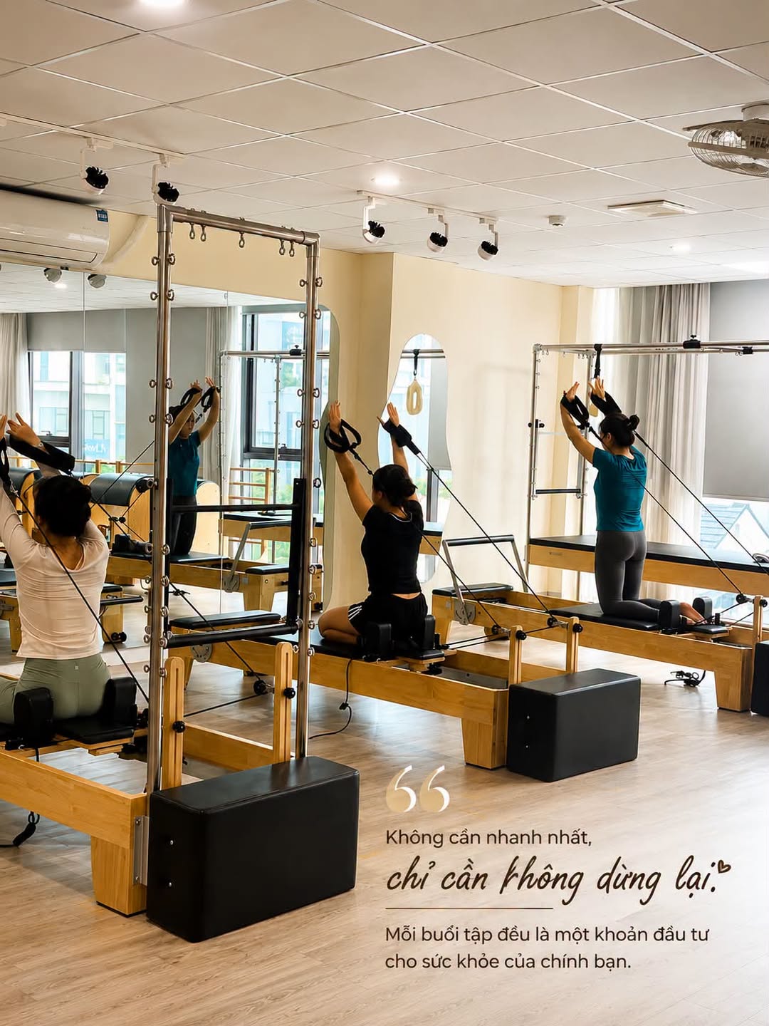 Lớp Pilates nhóm tại studio SCC